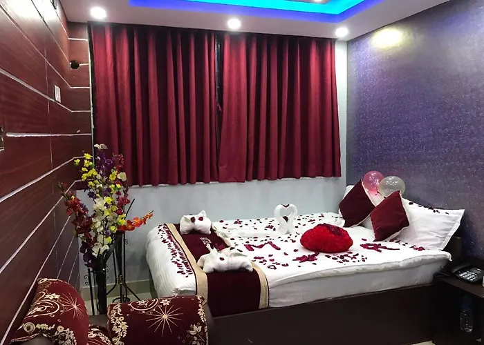Hotel Luxury Inn Hotel *